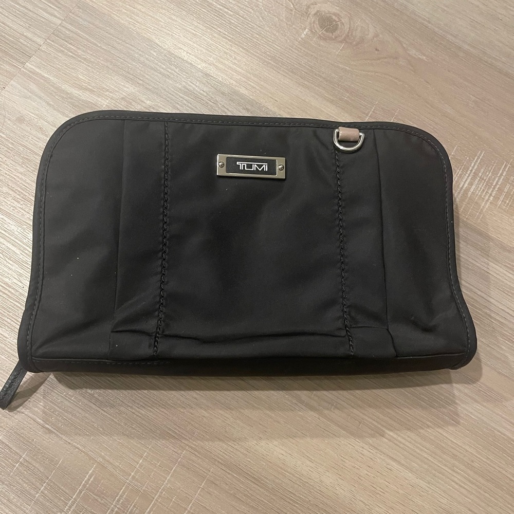 tumi cosmetic bag nylon black